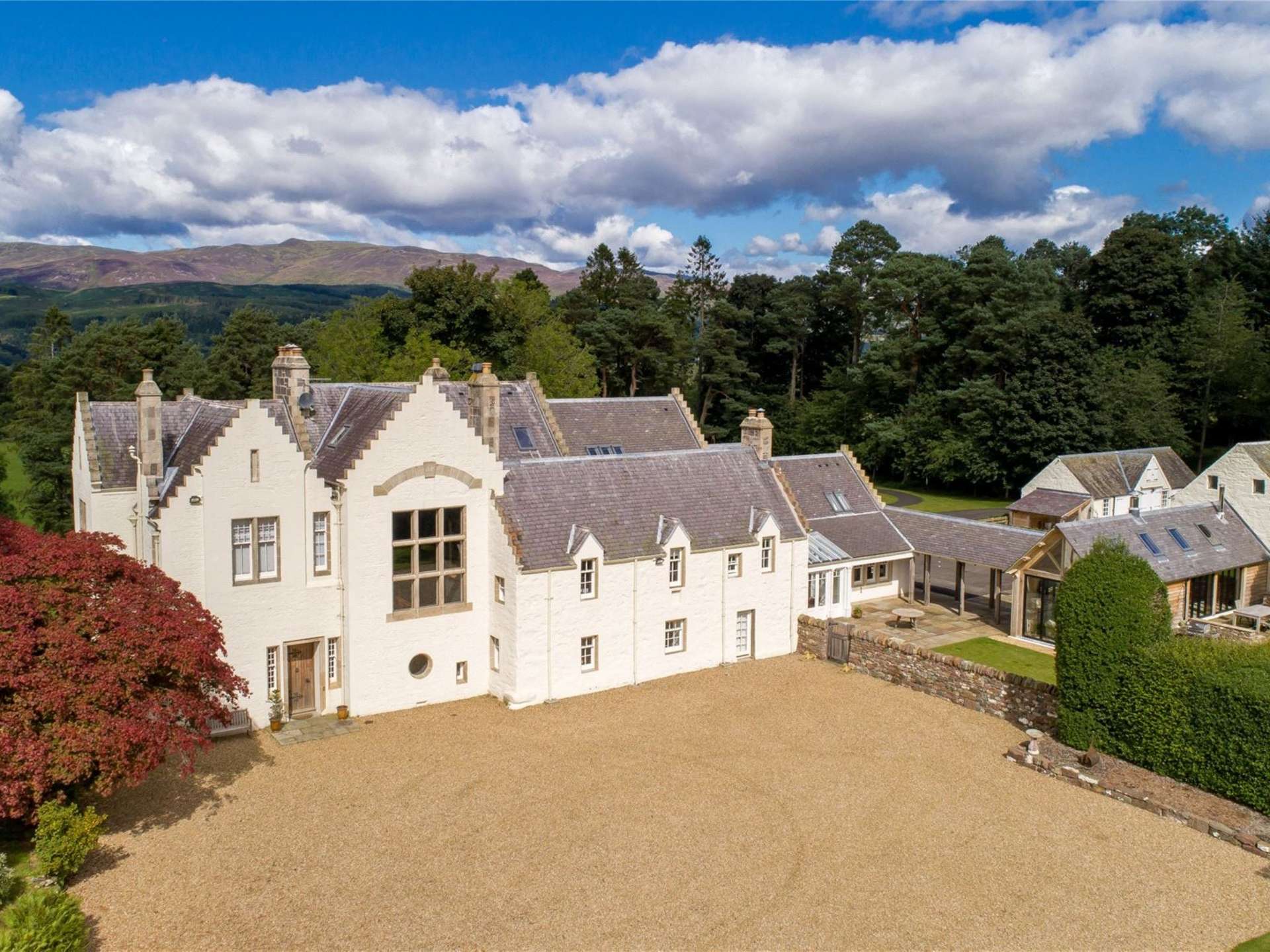 Savills Cowden House Dalginross Comrie Perthshire Ph6 2hw