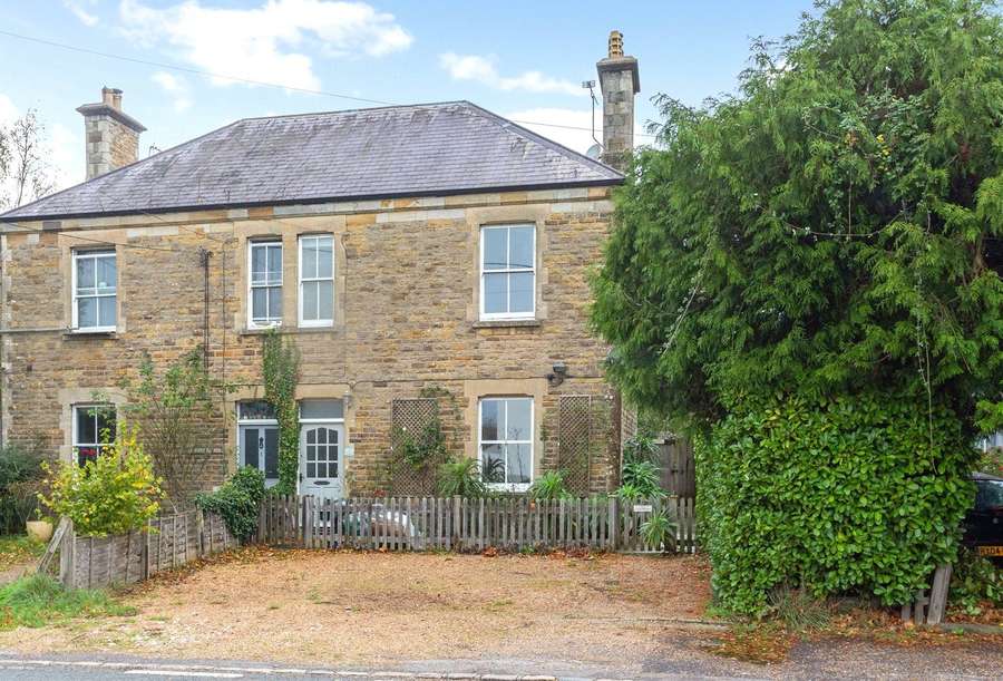 Parkminster, Henfield Road, Partridge Green, Horsham, RH13 8HL