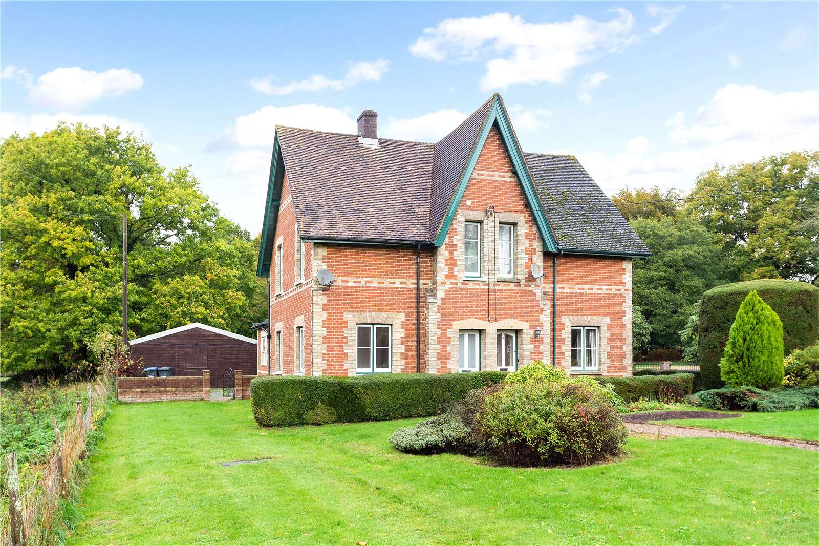 Truckers Hatch Cottages, Horsham Road, Handcross, Haywards Heath, RH17