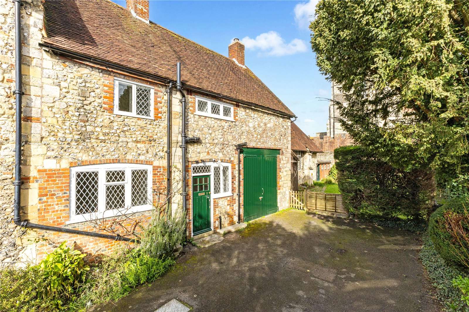 4 Canon Lane Chichester Po19 1px