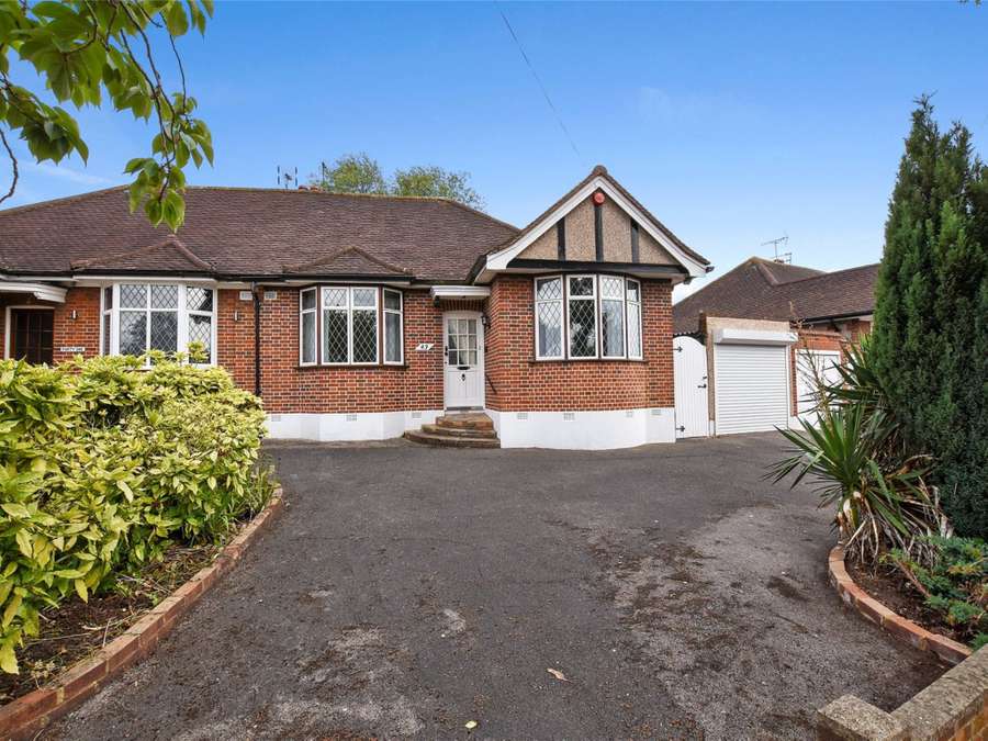 Compton Rise, Pinner, Middlesex, HA5 5HS Bất động sản cho thuê Savills
