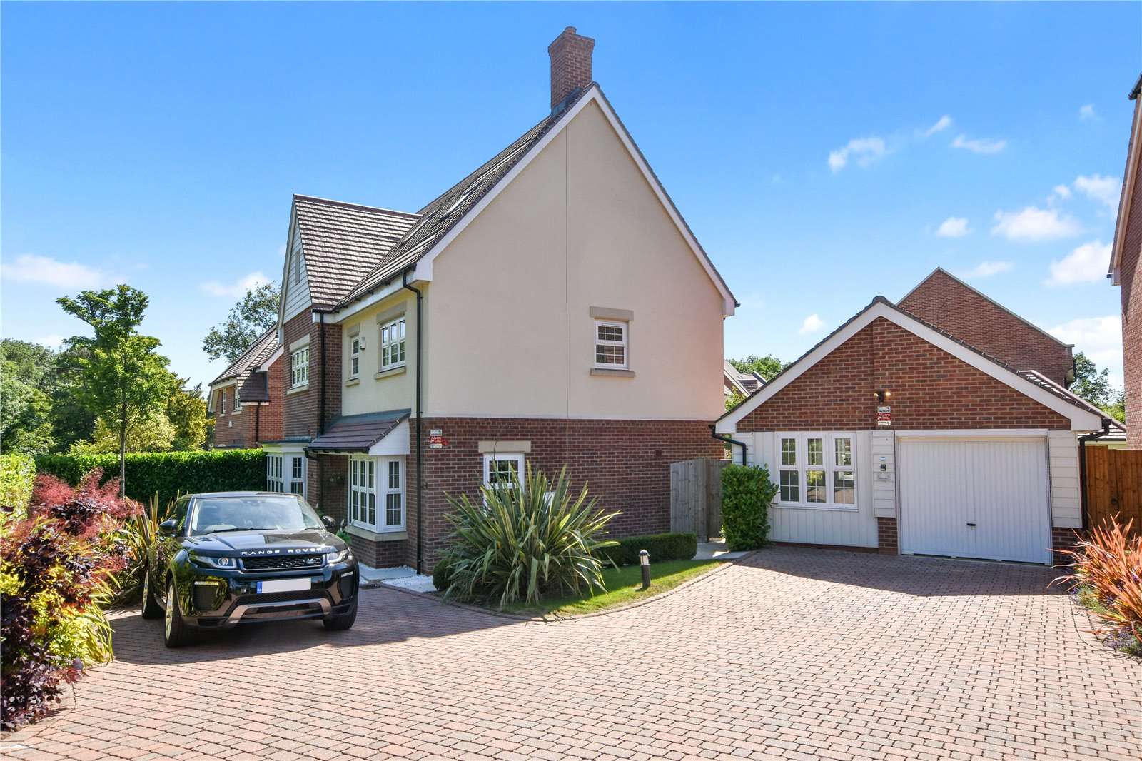 Savills Ducks Hill Road, Northwood, Middlesex, HA6 2SB Property to rent