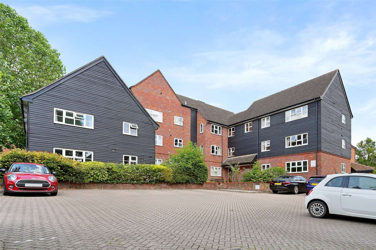 Parsonage Road, Rickmansworth, Hertfordshire, WD3 1AF Property to