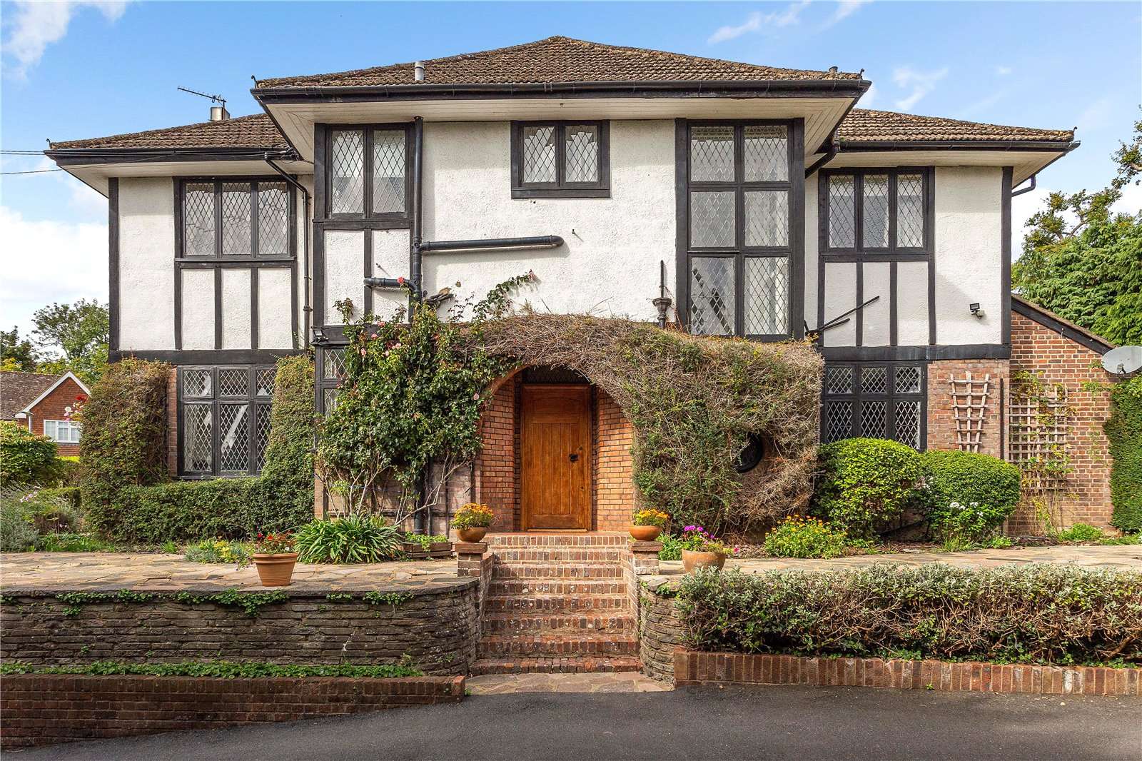 Timberidge, Loudwater, Rickmansworth, Hertfordshire, WD3 4JD Bất động sản để bán Savills