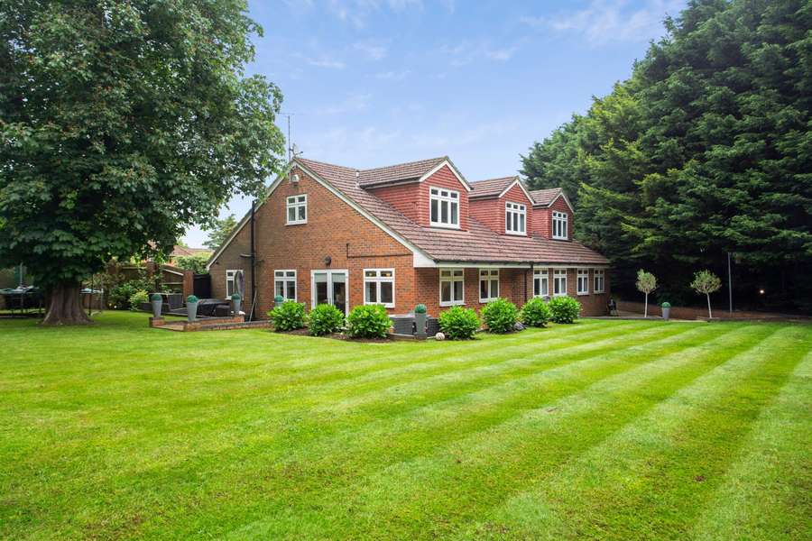 Parkfield, Chorleywood, Rickmansworth, Hertfordshire, WD3 5AY Property for sale Savills
