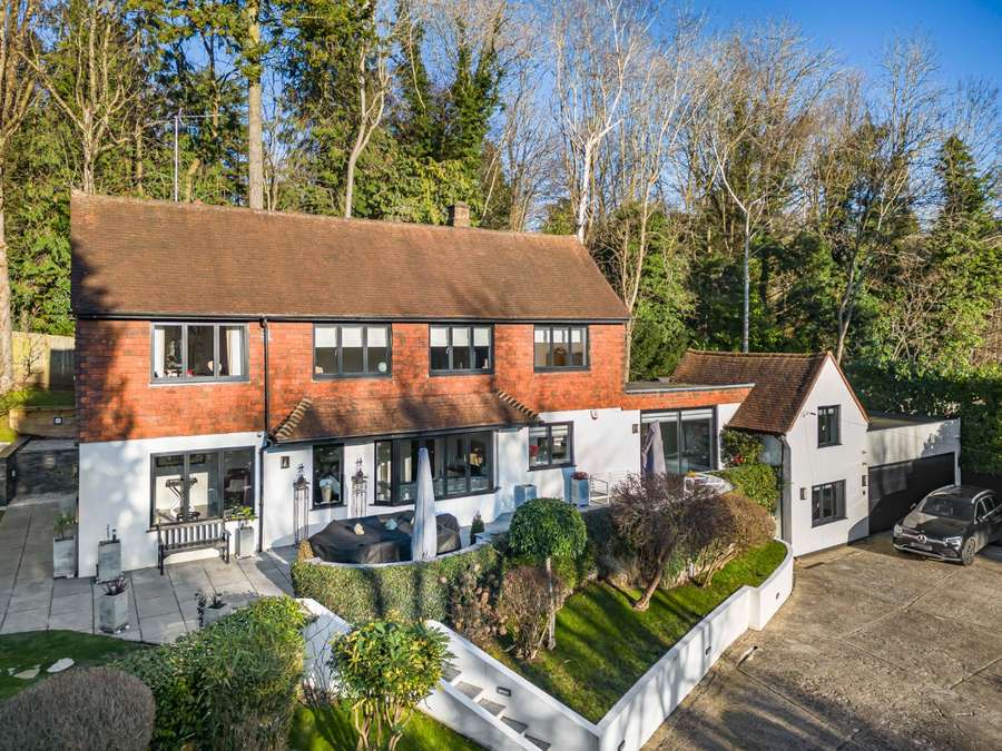 Valley Road, Rickmansworth, Hertfordshire, WD3 4BH Property for sale