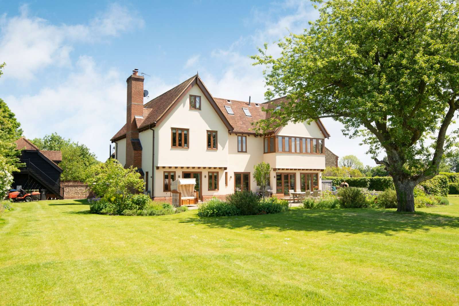 Love Lane, Kings Langley, Hertfordshire, WD4 9HL Property for sale
