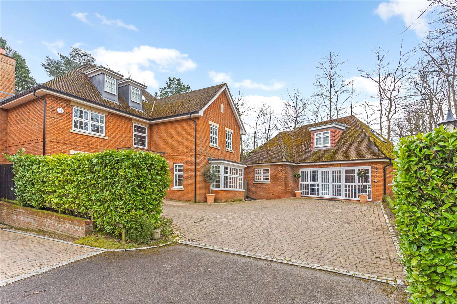 The Clump, Rickmansworth, Hertfordshire, WD3 4BB คุณสมบัติ รอขาย