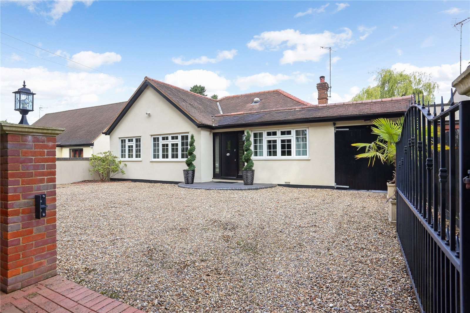 Fir Tree Hill, Chandlers Cross, Rickmansworth, Hertfordshire, WD3 4LY