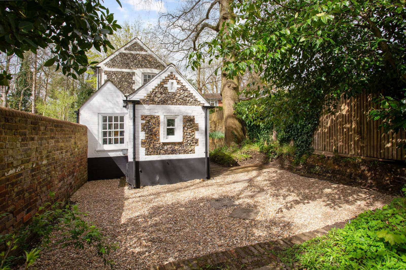 Long Lane, Heronsgate, Rickmansworth, Hertfordshire, WD3 5BS Property