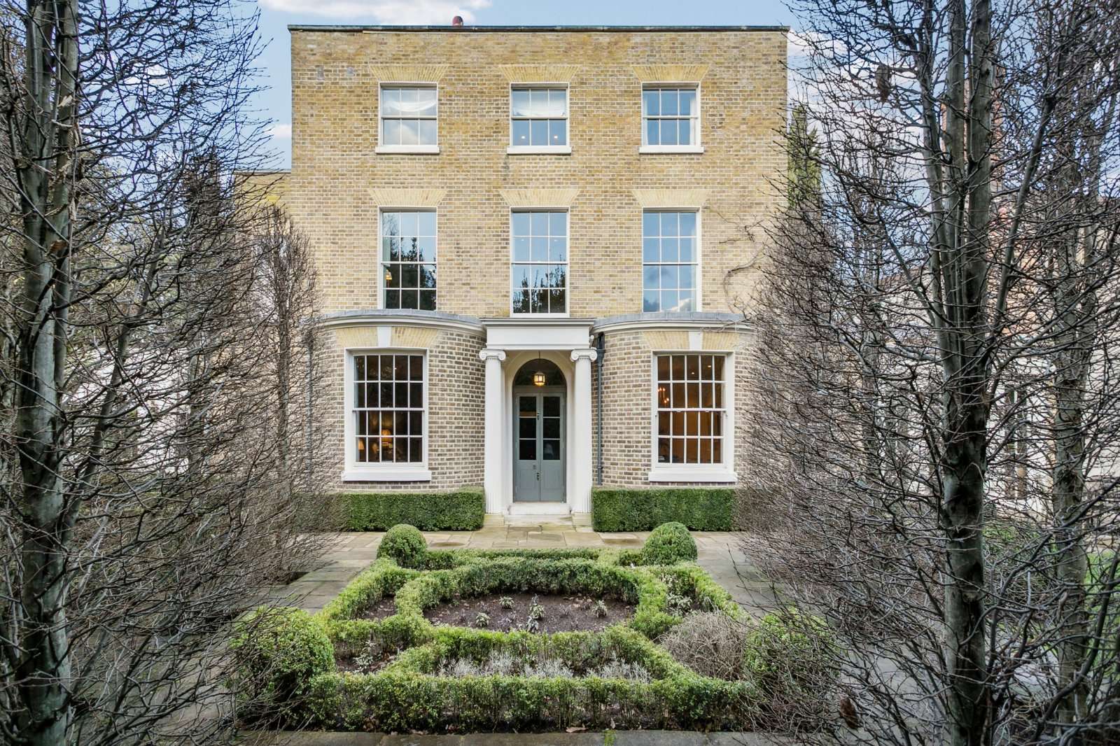 Petersham Road, Richmond, Surrey, TW10 7AA Vlastnictví na pronájem