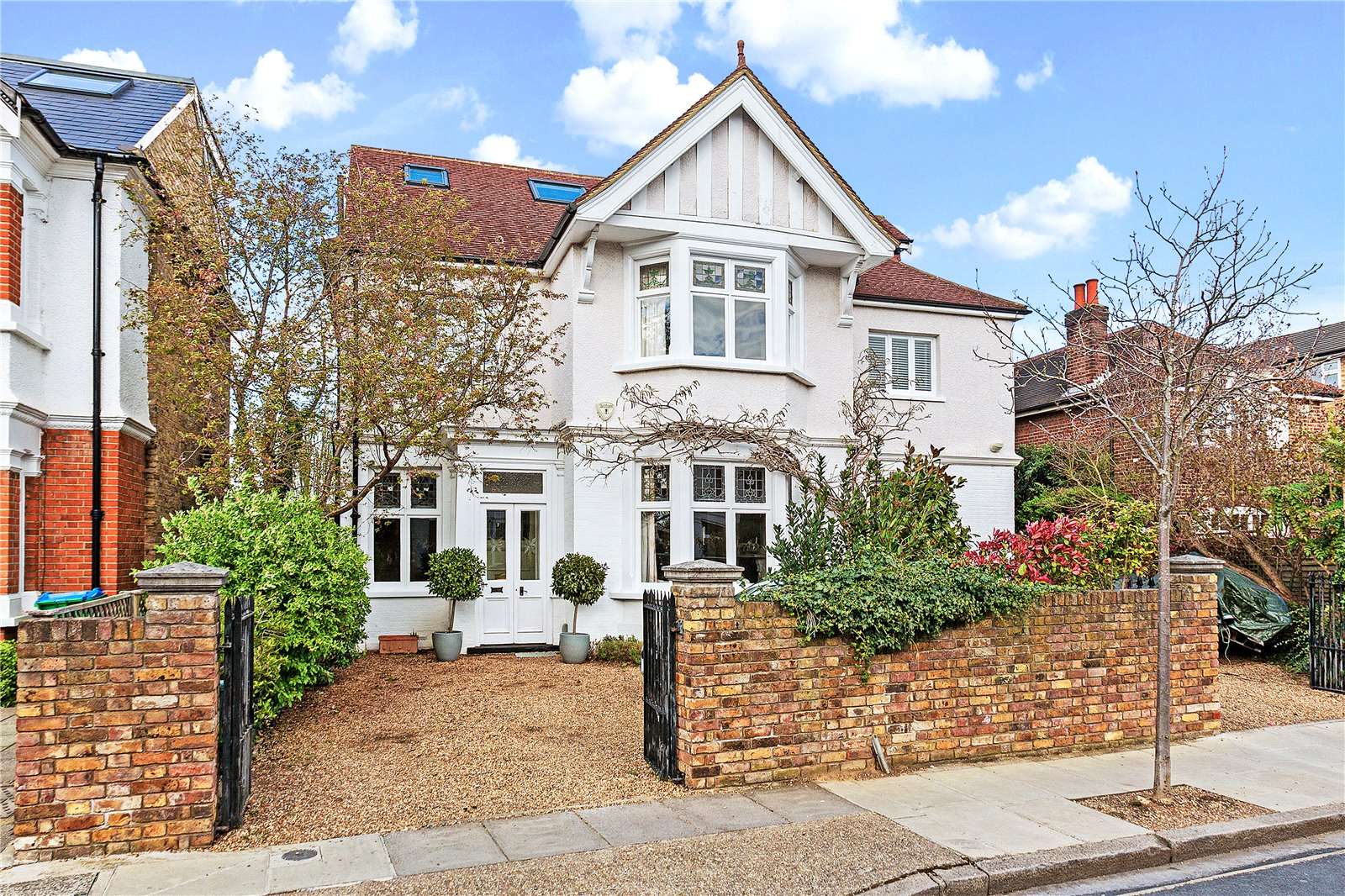 Popes Grove, Twickenham, TW1 4JT คุณสมบัติ รอขาย Savills