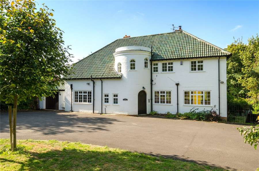 Savills Westbury Road Warminster Wiltshire Ba12 0aw