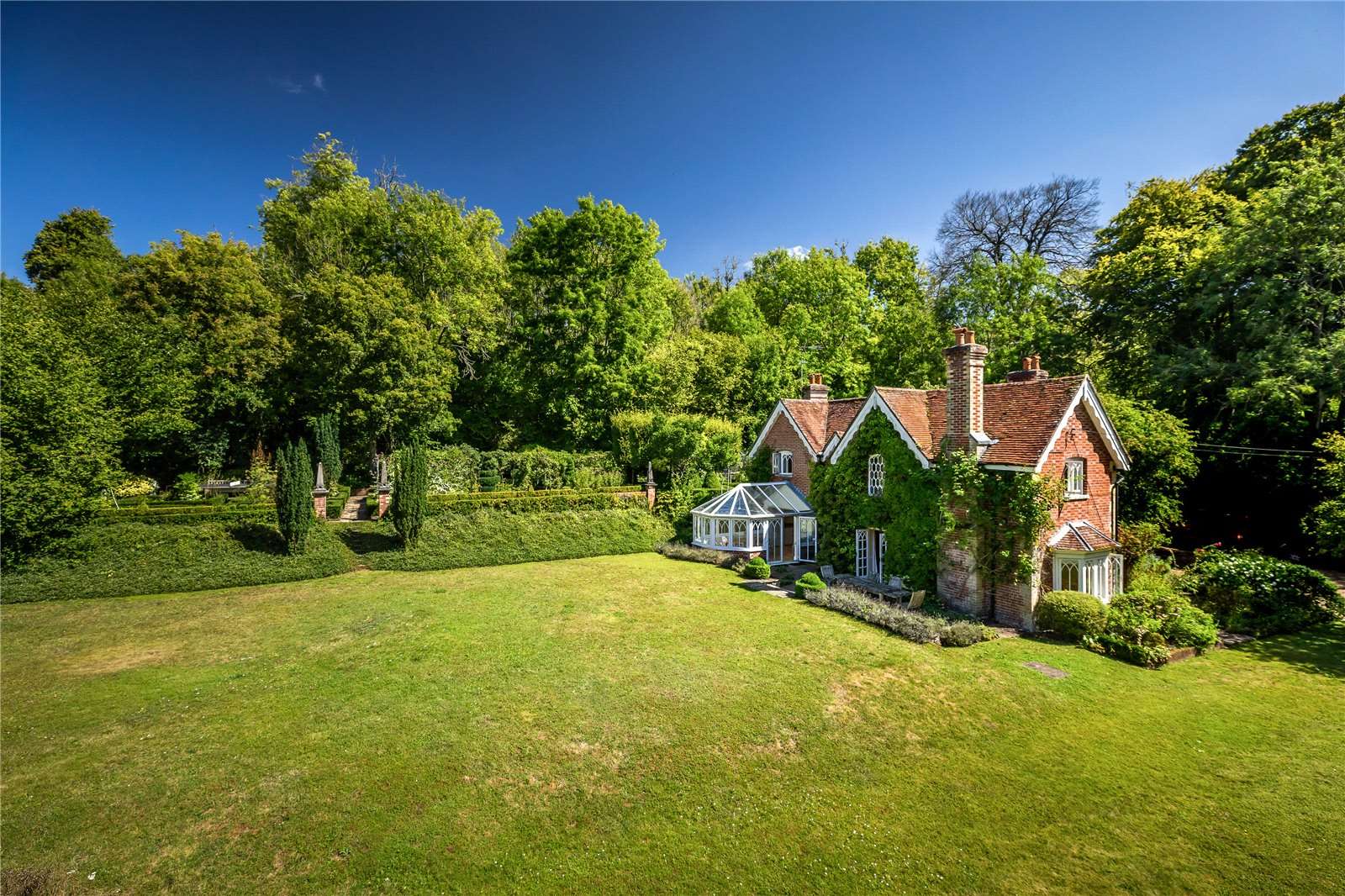Savills East Winterslow, Salisbury, Wiltshire, SP5 1QF Propriedade