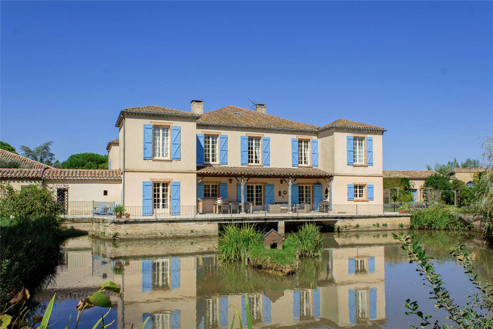 Luxury Property for Sale in Tarn-Et-Garonne, UK - 2