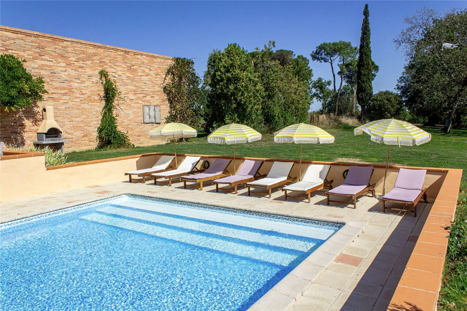 Luxury Property for Sale in Tarn-Et-Garonne, UK - 3