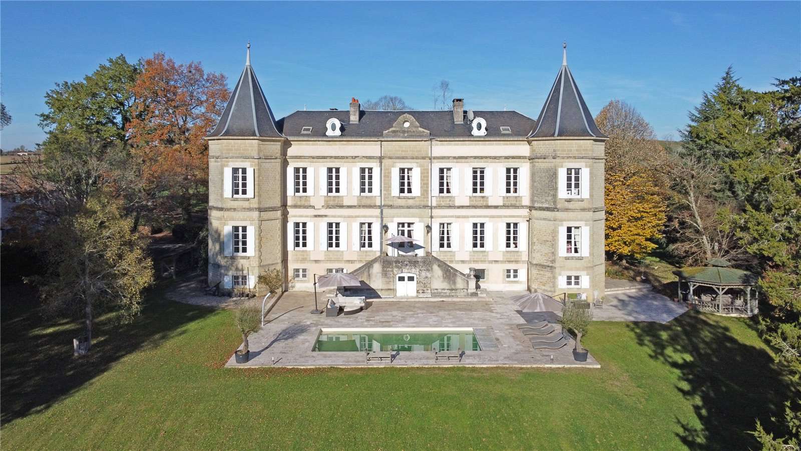 Castle / Chateaux for Sale in Lot-Et-Garonne, GB - 2