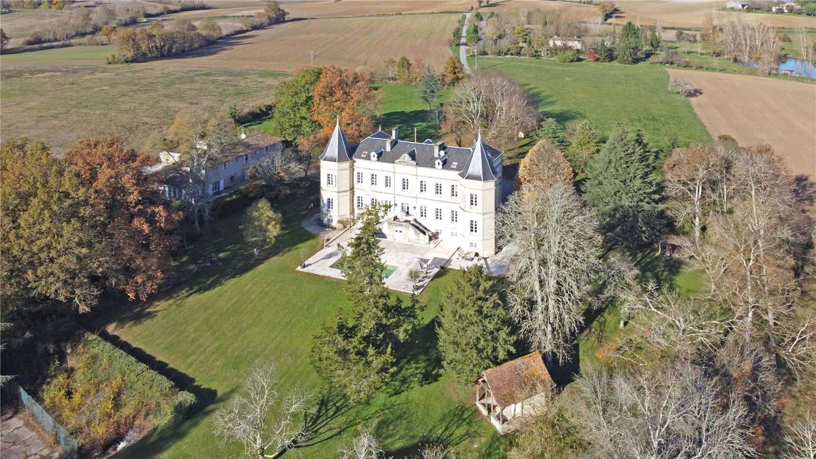 Castle / Chateaux for Sale in Lot-Et-Garonne, GB