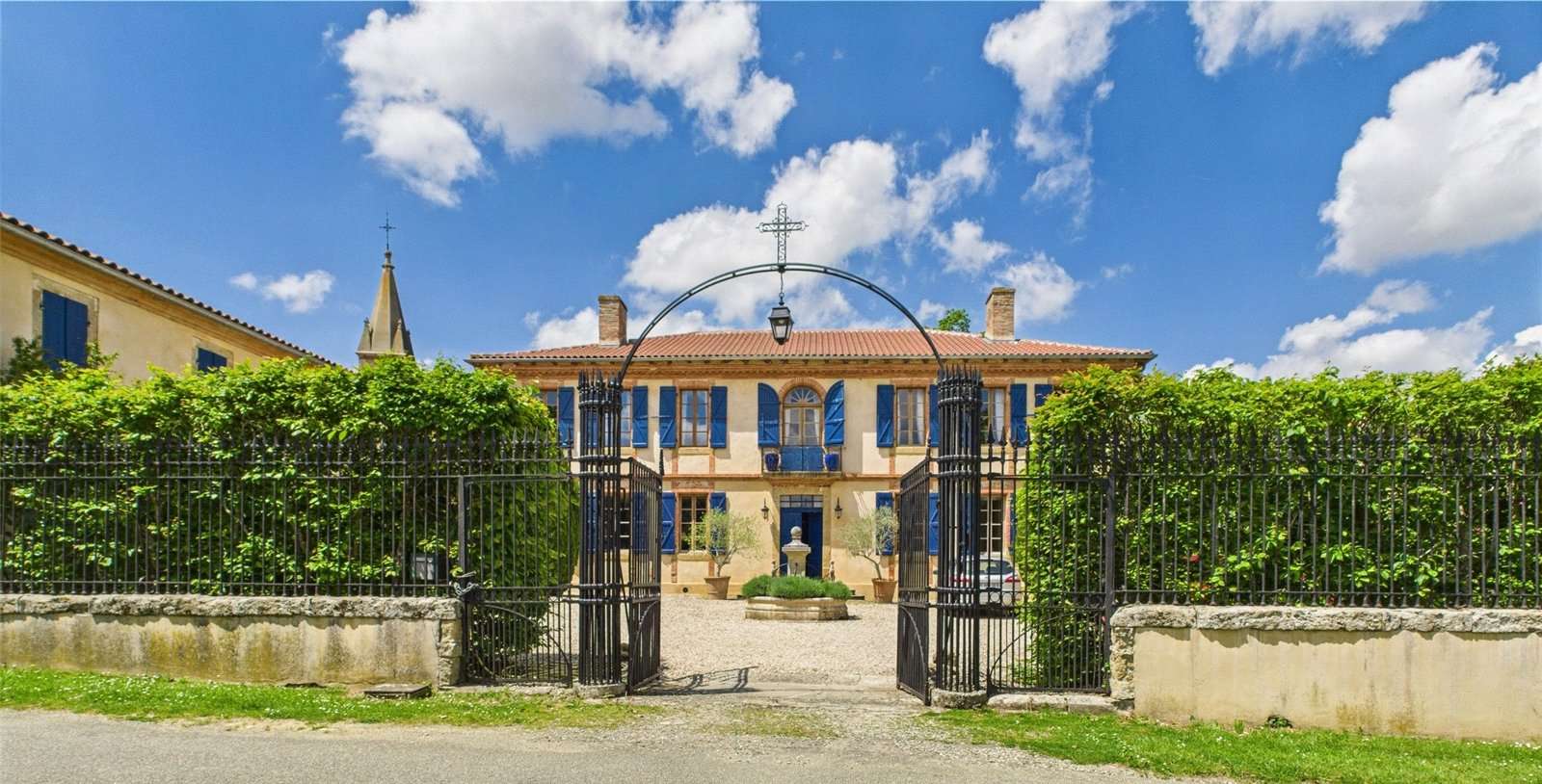 Castle / Chateaux for Sale in Gers, UK