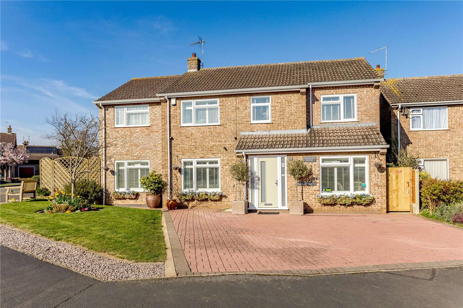 Savills Aberdeen Close, Stamford, Lincolnshire, PE9 2TN Properties