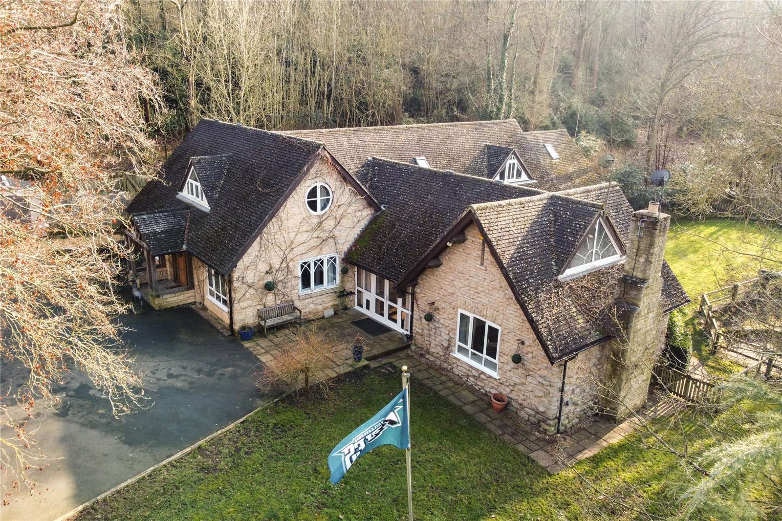 Lock House, Lilford, Peterborough, Northamptonshire, PE8 5SG 財產 待售