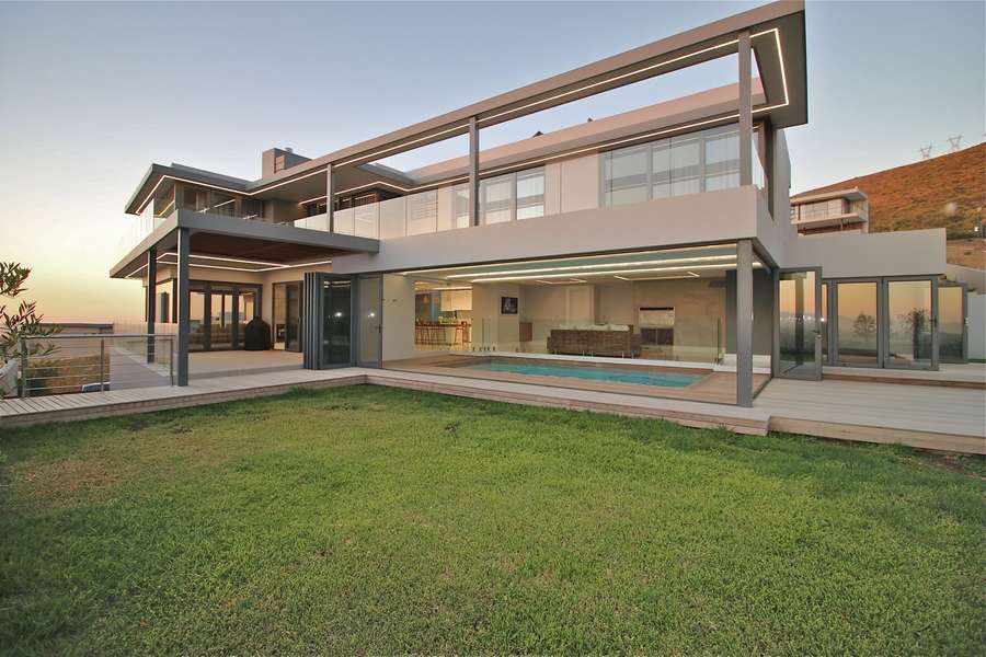 Duke Crescent, Estate, Plattekloof, Western Cape, 7500
