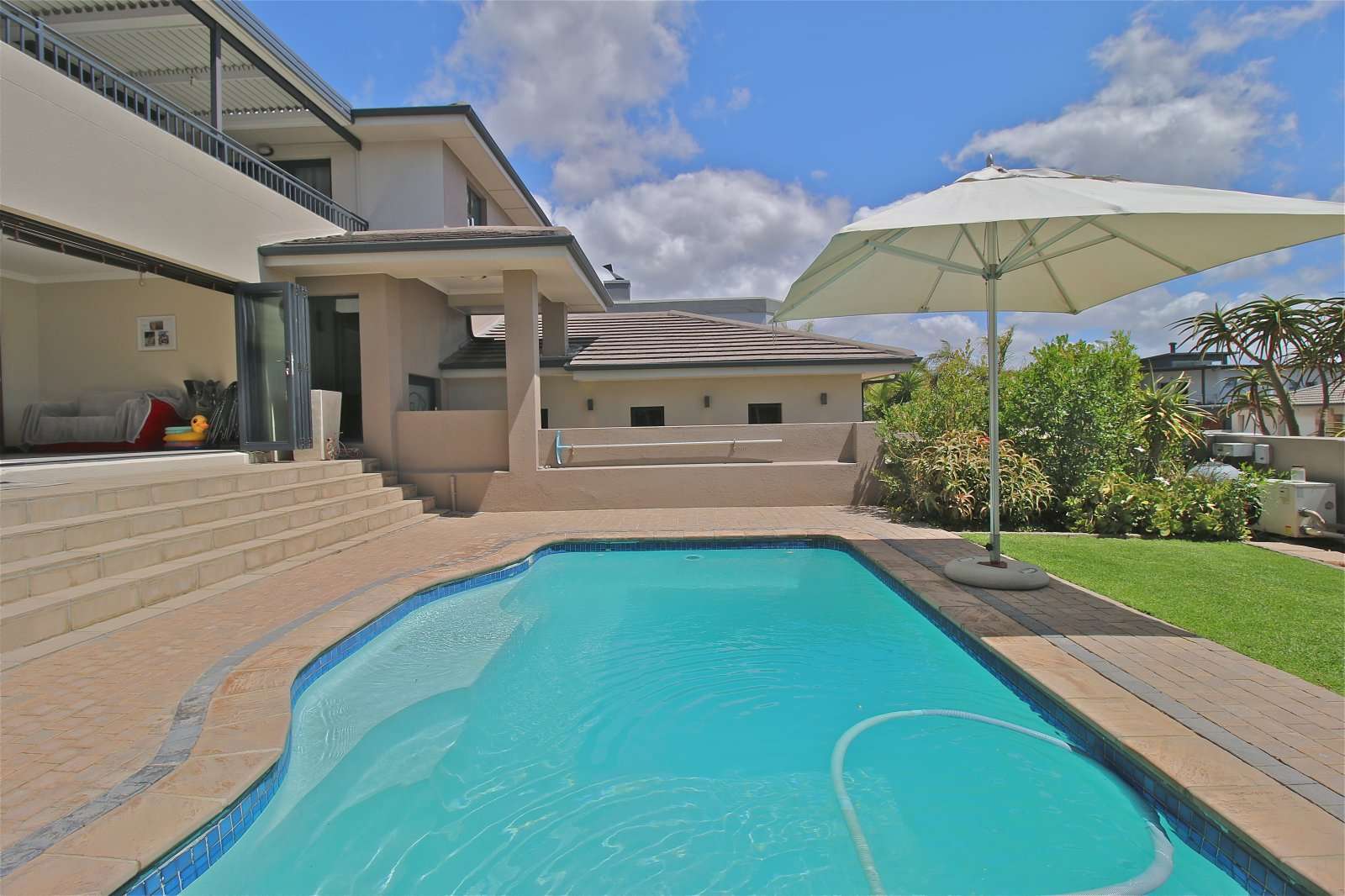 Winchester Crescent, Estate, Plattekloof, Cape Town, 7500