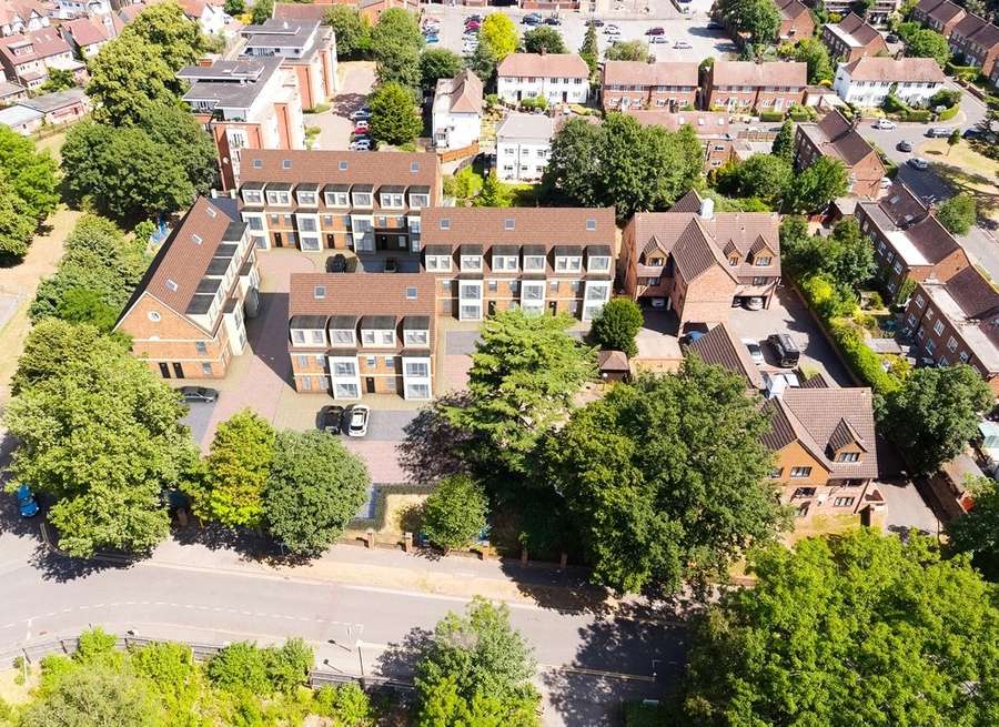 Savills Shaftesbury Court 18 Chalvey Park Slough Sl1 2er