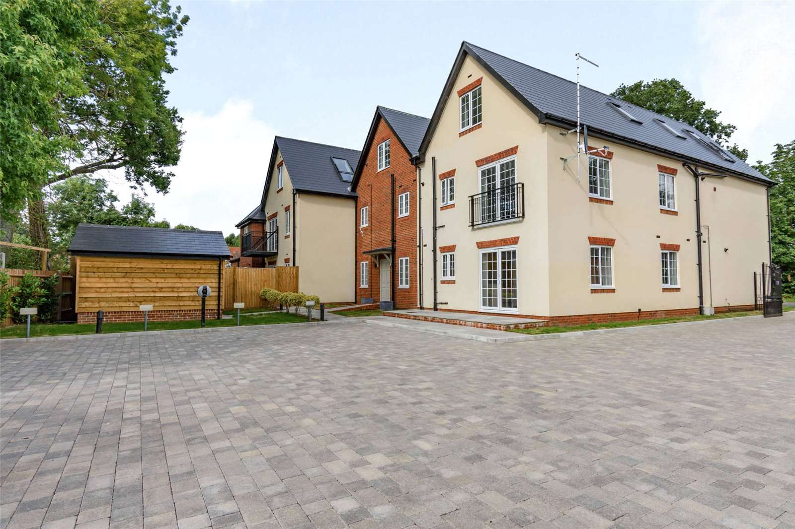 Savills Victoria Lodge, Windsor Road, Chobham, Woking, Surrey, GU24