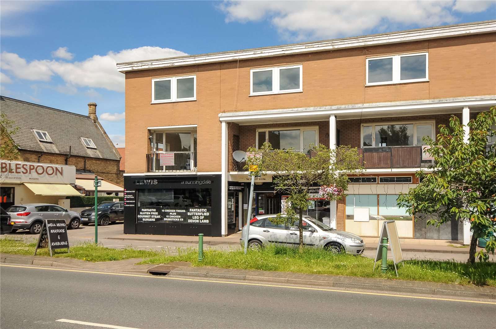 Savills Chobham Road, Sunningdale, Berkshire, SL5 0DT Bất động sản