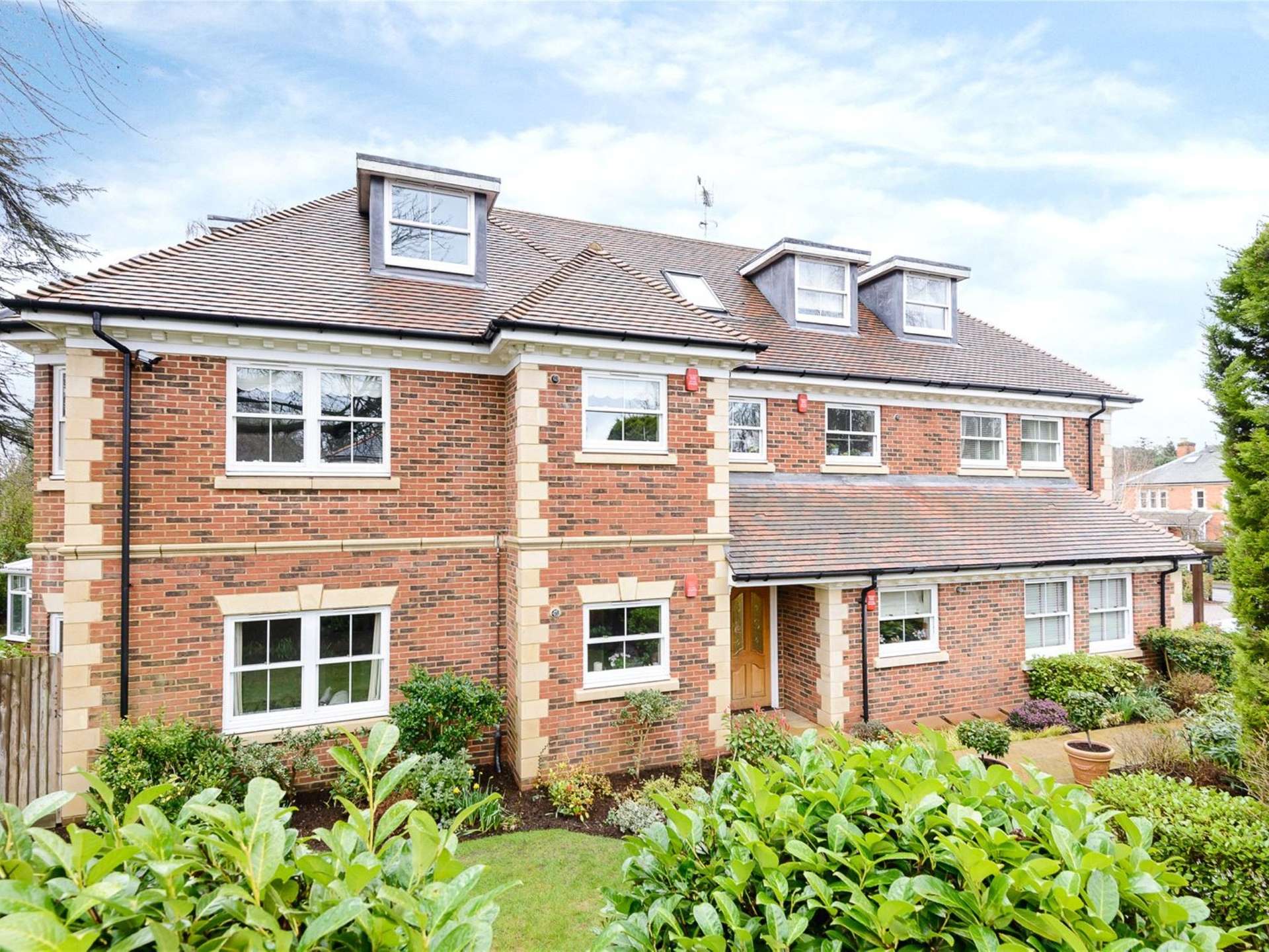 Robinwood, Onslow Road, Sunningdale, Berkshire, SL5 0HW Property to