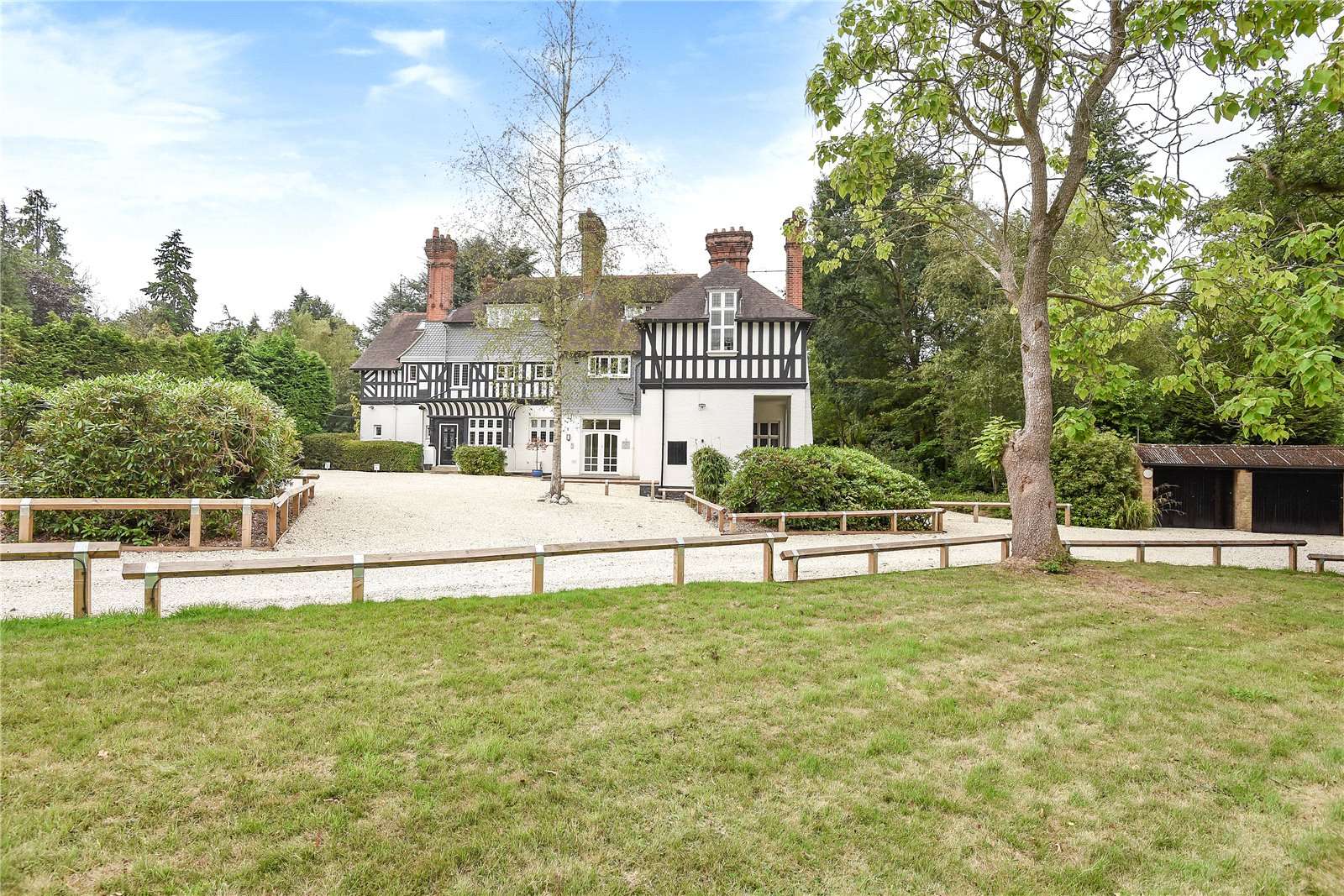 New Place, London Road, Sunningdale, Ascot, SL5 9SD Property to rent