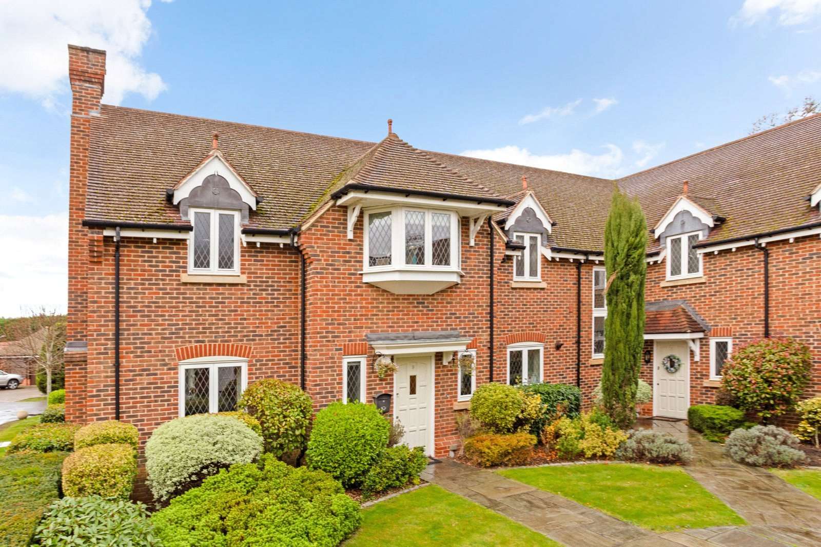 Cranbourne Hall, Drift Road, Winkfield, Berkshire, SL4 4FG Bất động