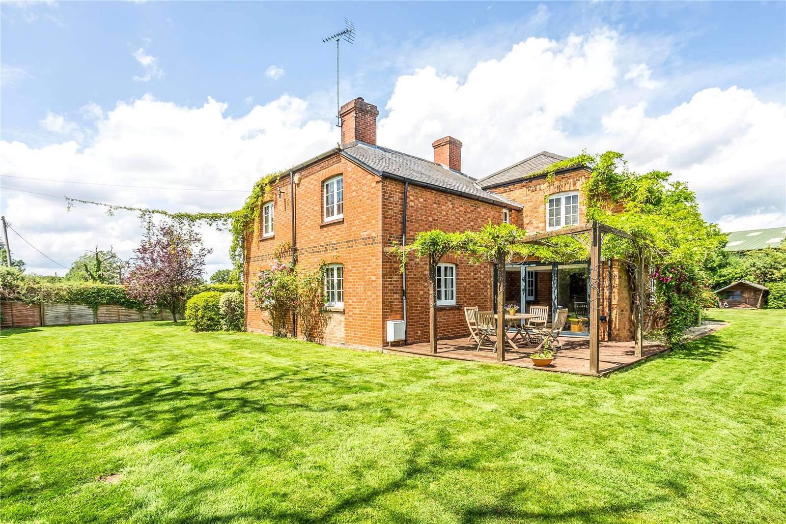 Forest Road, Wokingham, Berkshire, RG40 5QY Property for sale Savills