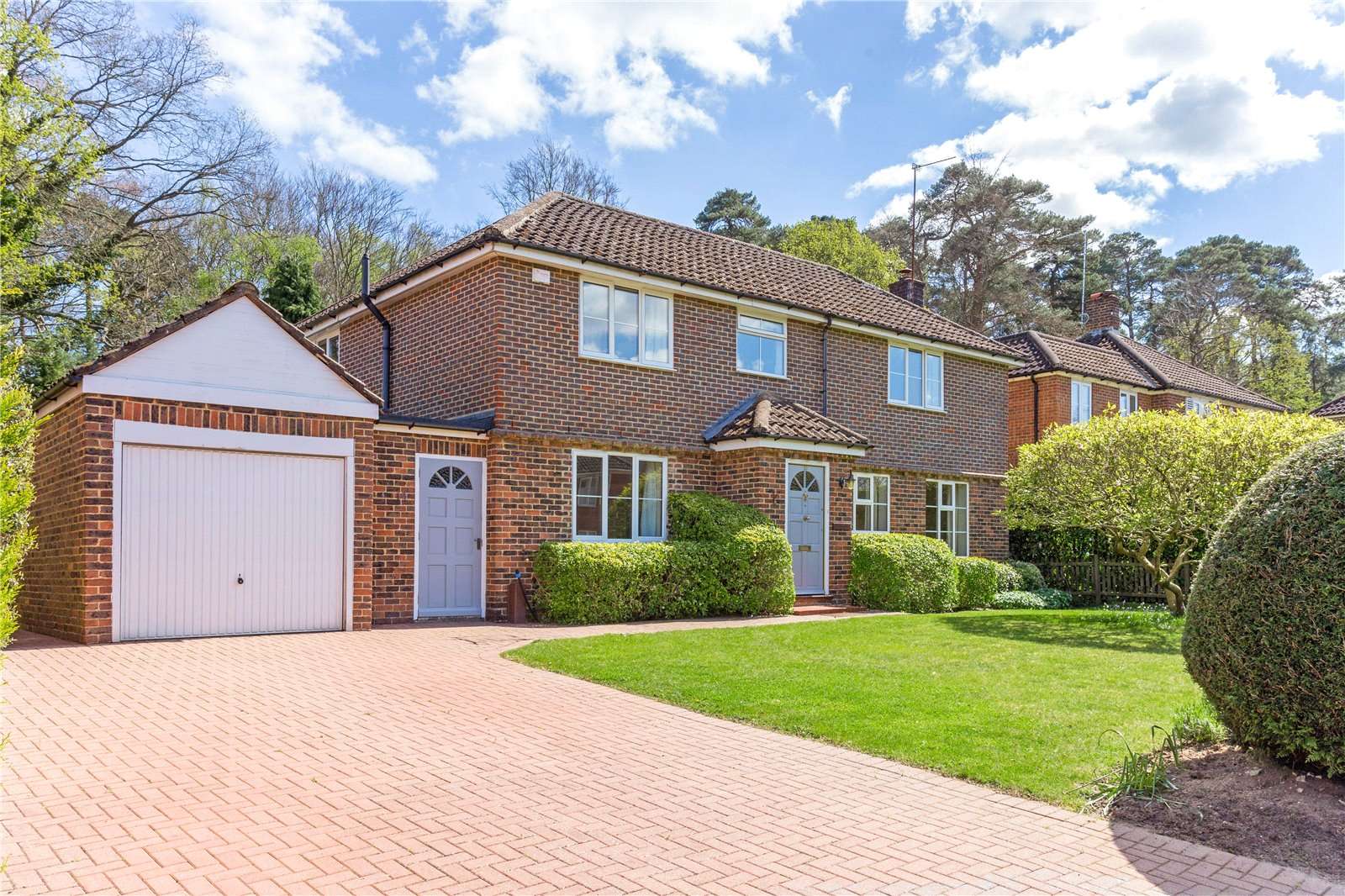 Woodend Drive, Sunninghill, Ascot, Berkshire, SL5 9BD Property for