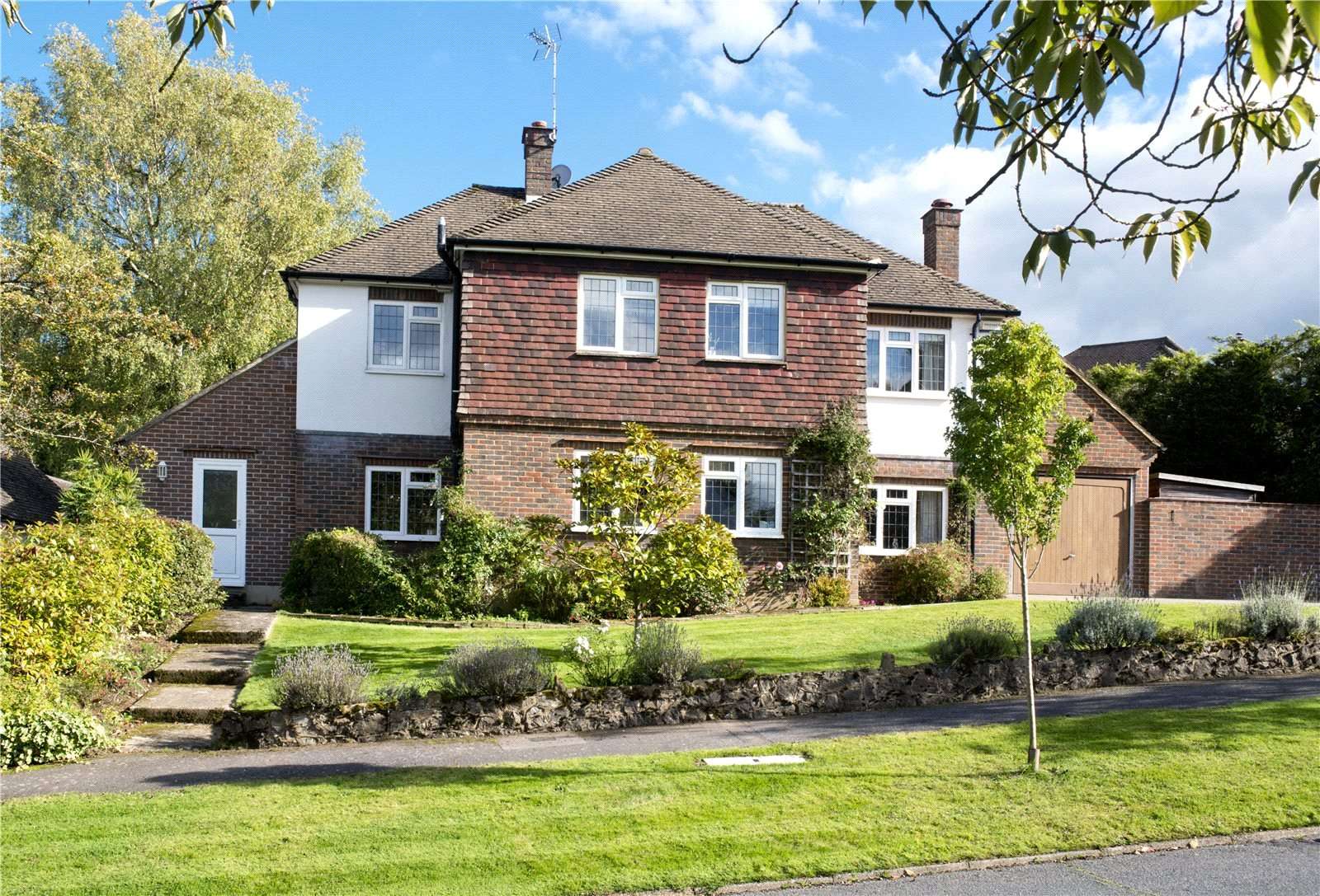 Marlborough Crescent, Sevenoaks, Kent, TN13 2HR Property to rent