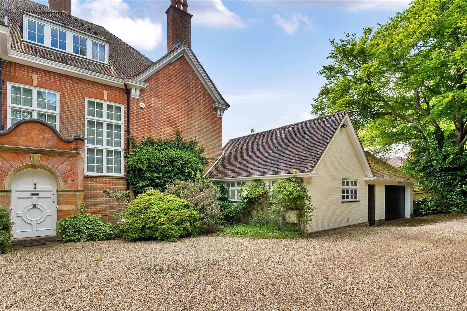 Furzefield Chase, Dormans Park, East Grinstead, West Sussex, RH19 2LY