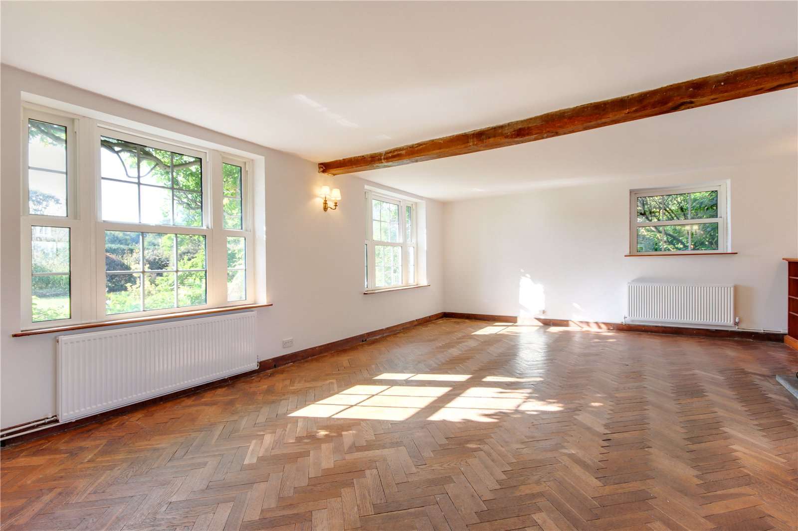 House for Sale in Sevenoaks, UK - 2