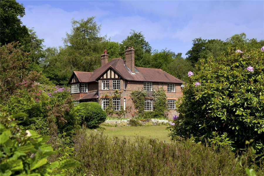Savills Coach Road Ivy Hatch Sevenoaks Kent Tn15 0hd