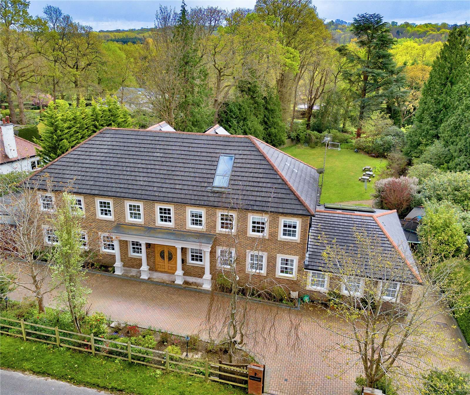 The Approach, Dormans Park, East Grinstead, West Sussex, RH19 3NU