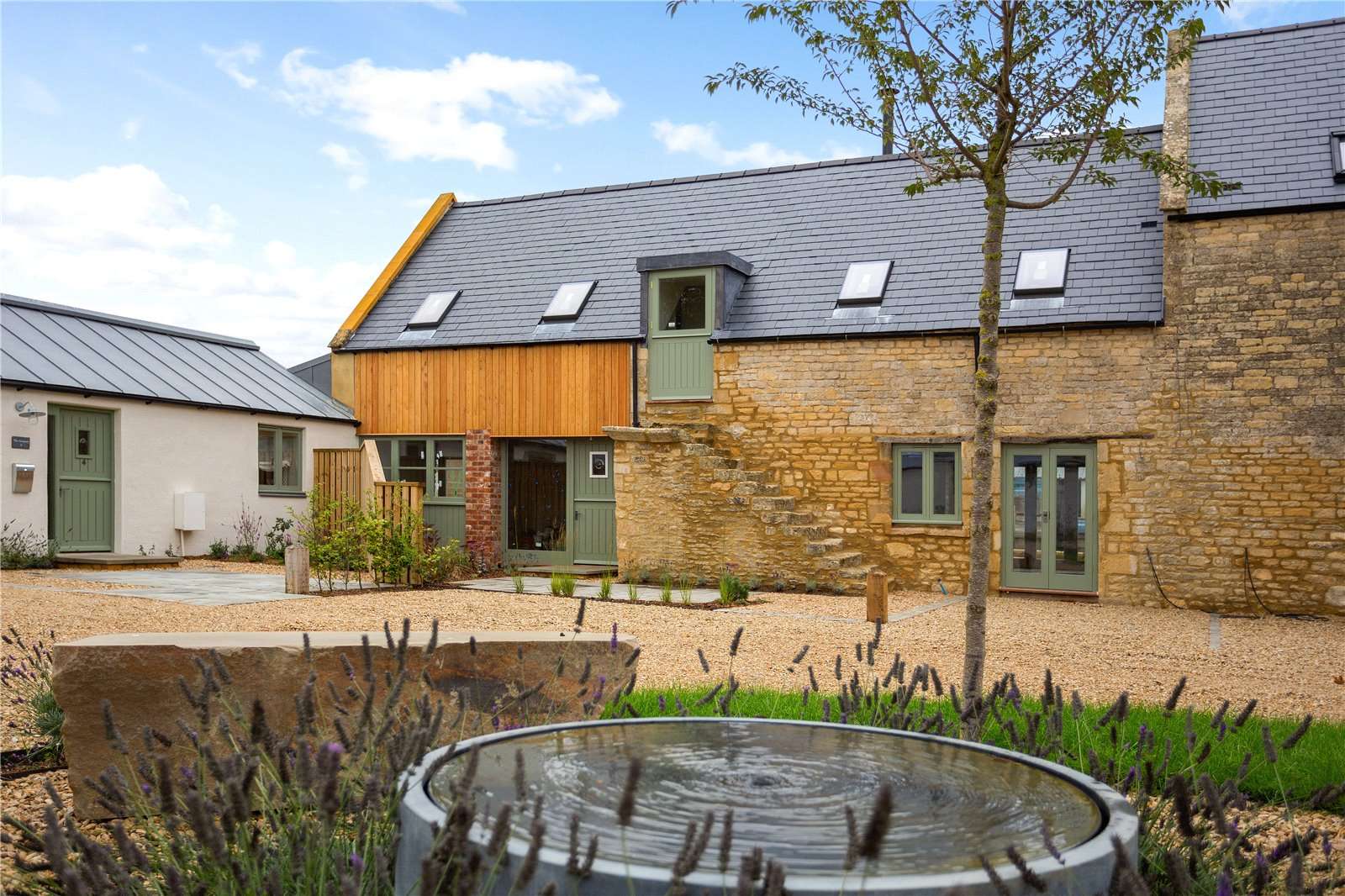 The Coach House, Sturt Farm, Oxford Road, Burford, Oxfordshire, OX18