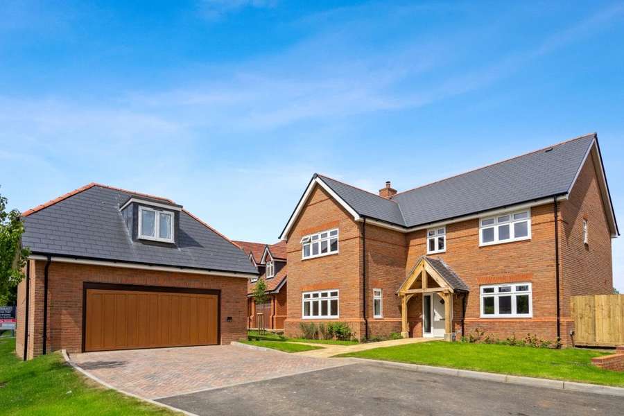 Field View, Oakfields, Leckhampstead Road, Akeley, Buckingham, MK18 5HH New homes for sale