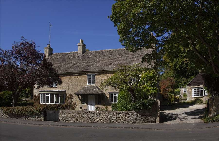 Savills Shilton Burford Oxfordshire Ox18 4ab Properties For