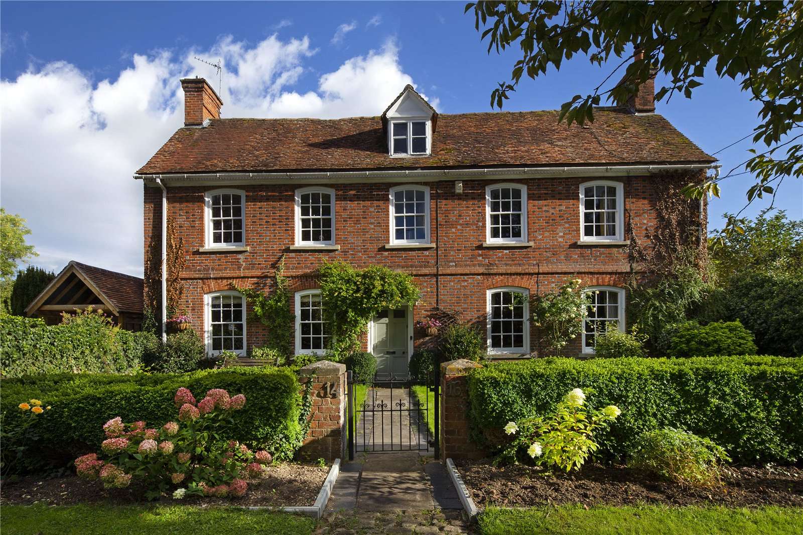 Milton Lane Steventon Abingdon Oxfordshire Ox13 6sa Property For Sale Savills