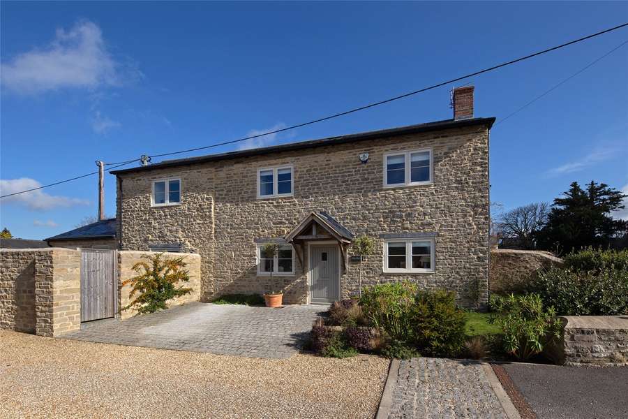 Markhams Court, Charlton on Otmoor, Kidlington, Oxfordshire, OX5 2FU