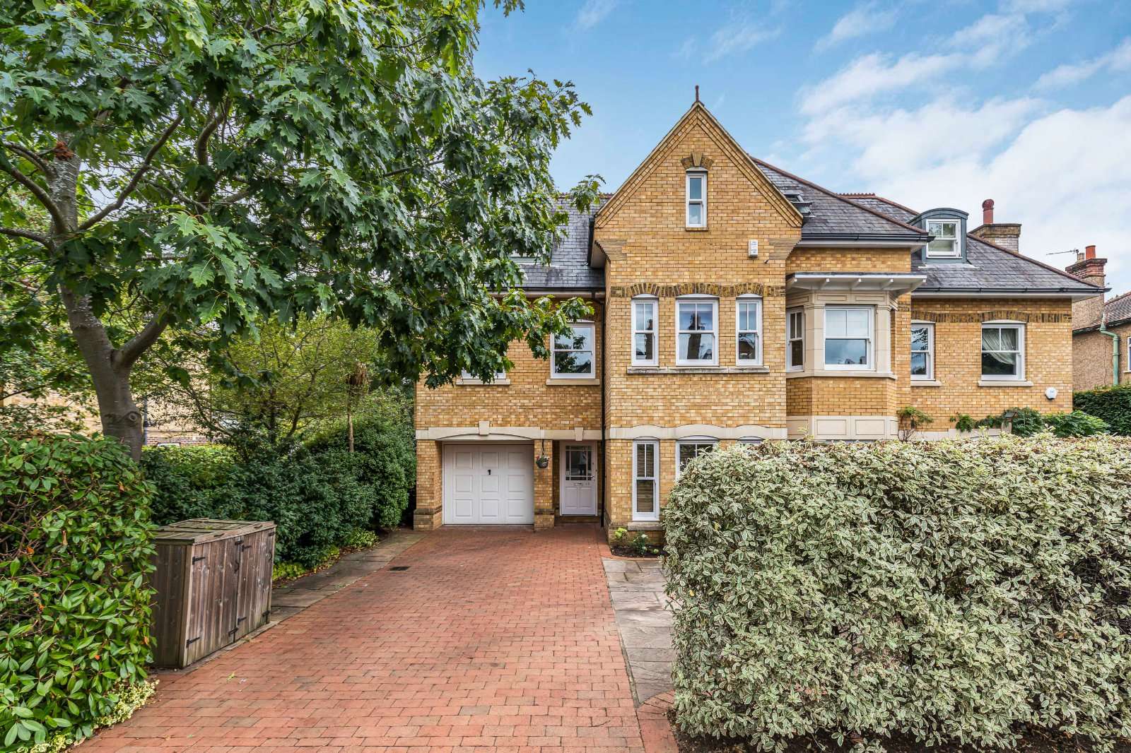 Holmesdale Road, Teddington, Middlesex, TW11 9LF Property for sale