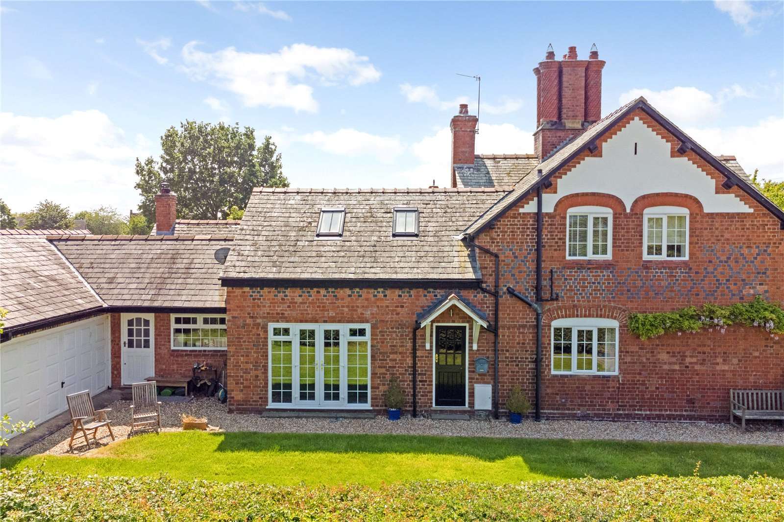 Green Villas, Kinnerton Road, Dodleston, Chester, CH4 9LR คุณสมบัติ