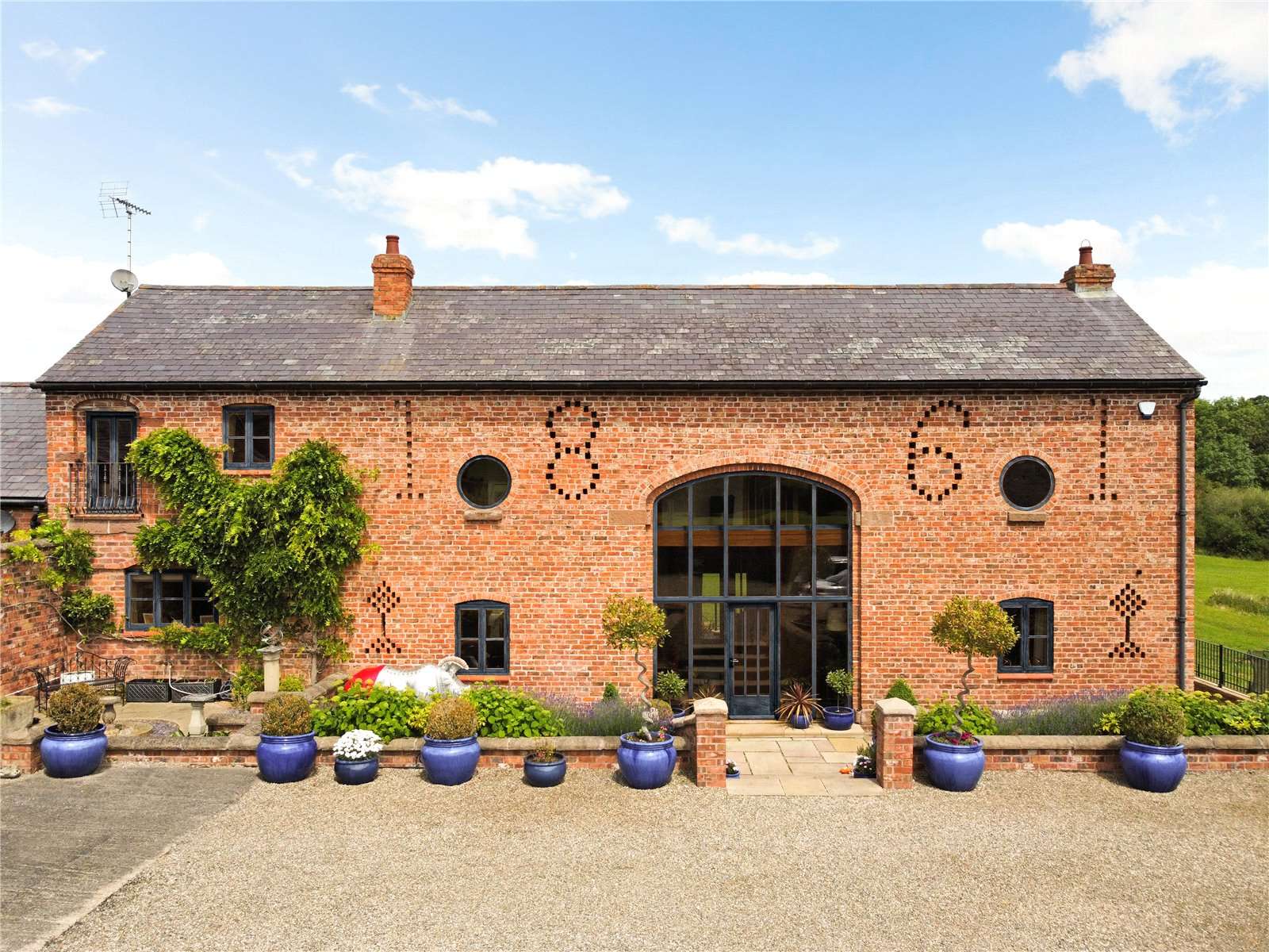 Coddington, West Cheshire & Chester, 영국의 특성 매매 정보 | Savills