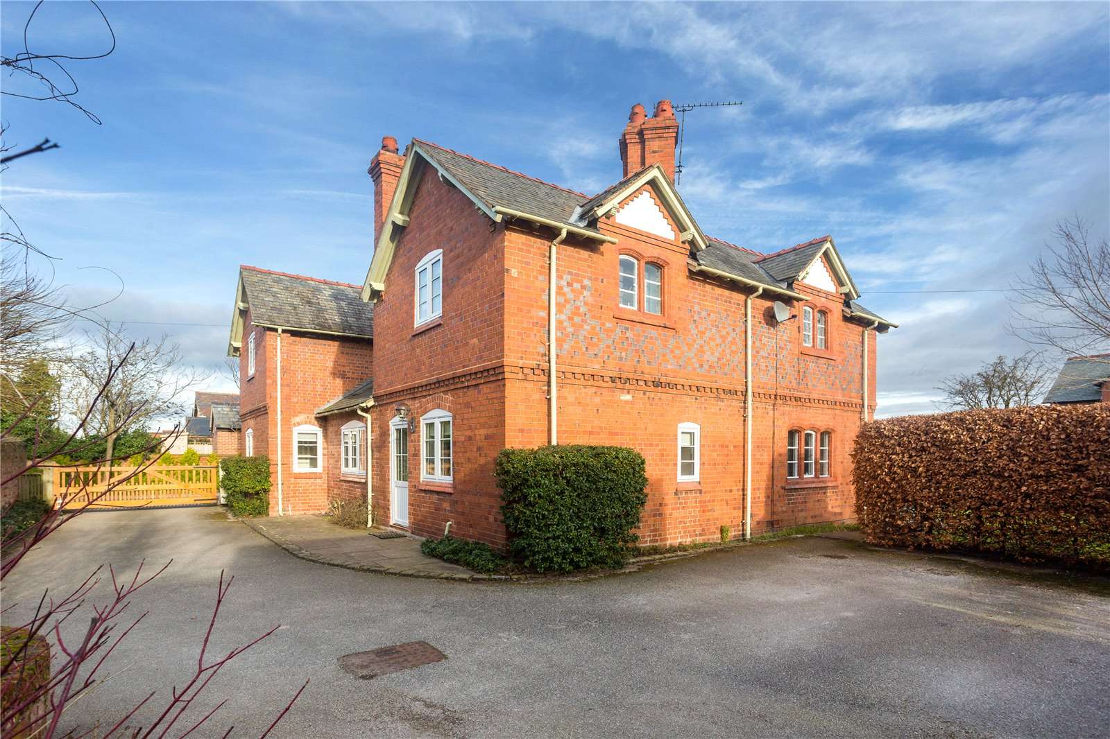 Kinnerton Road, Dodleston, Chester, Cheshire, CH4 9LP Property for