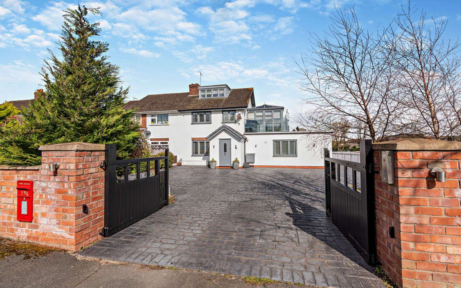 Boughton Hall Avenue, Chester, Cheshire, CH3 5EL Property for sale